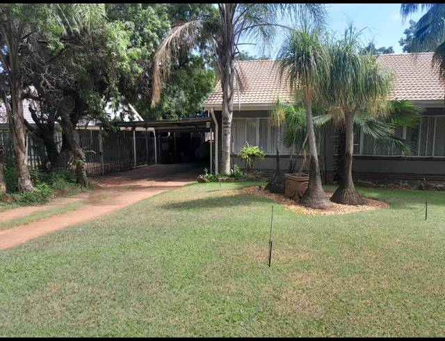 4 BEDROOM HOUSE FOR SALE IN PROTEA PARK